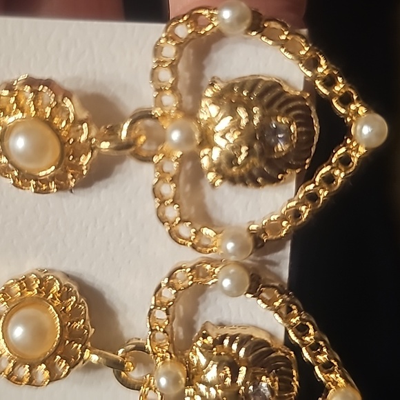 Nicole goldtone and pearl bead earings - Picture 4 of 4